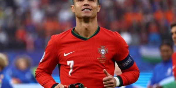 C罗：现在还不退出国家队 何时退不提前通知任何人