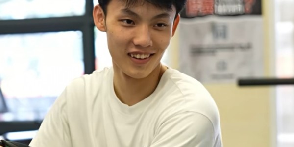 leyusport-广东训练更新！徐杰欺负阿旺，崔永熙麦考尔大汗，奎因萨姆纳搞怪|力量训练|杜润旺|力量|国家队|复出_新浪体育_新浪新闻